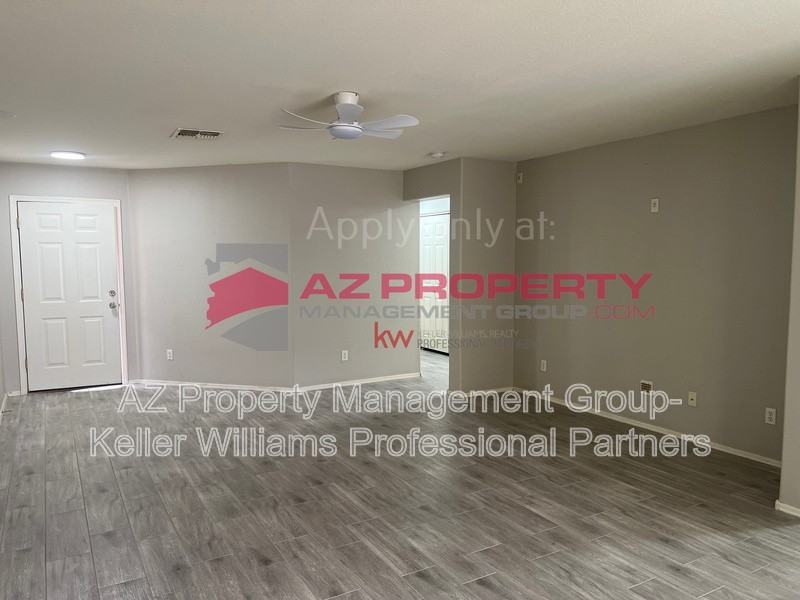 17514 W Watson Ln - Photo 5 of 17