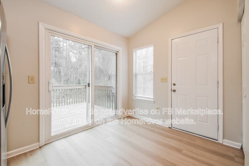 4254 Catalpa Park - Photo 5 of 17