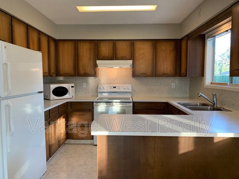 2009A Polo Rd - Photo 2 of 28