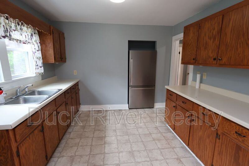 504 W 6th St - Photo 6 of 30