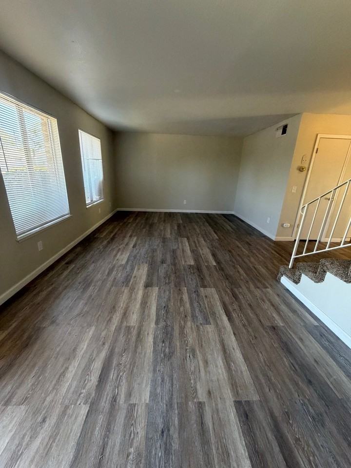 149 Patricia Ln - Photo 2 of 23