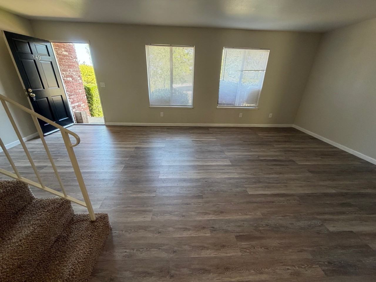 149 Patricia Ln - Photo 3 of 23