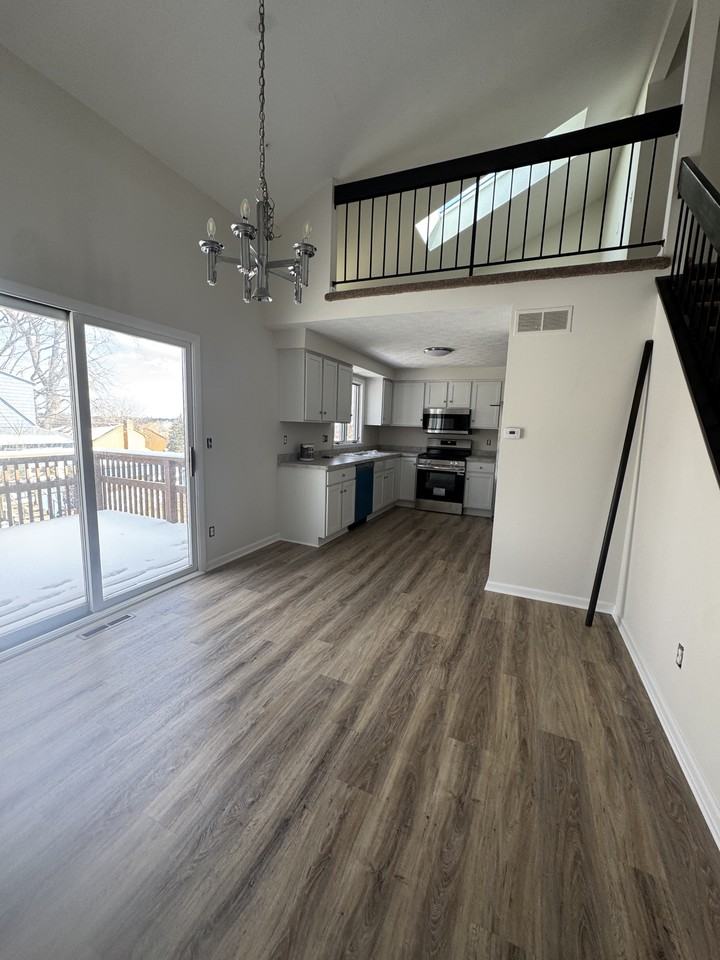 32 Spring Hl - Photo 4 of 11