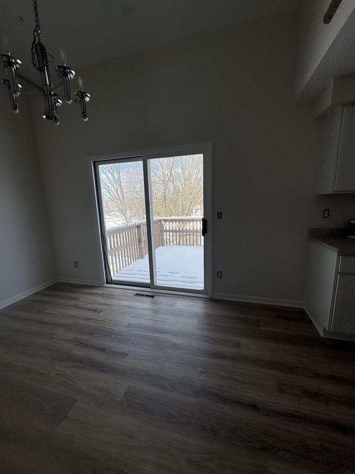 32 Spring Hl - Photo 5 of 11