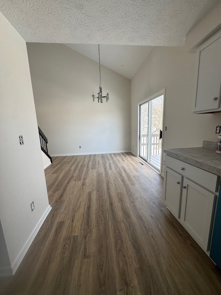 32 Spring Hl - Photo 6 of 11