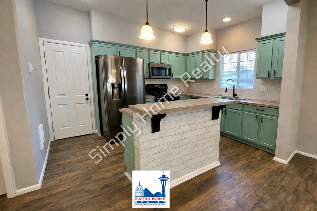 5916 Illinois Ln Se #A - Photo 3 of 20