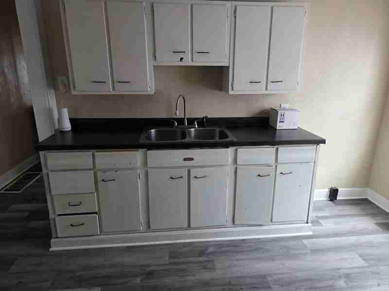 245 S Randolph St - Photo 4 of 9