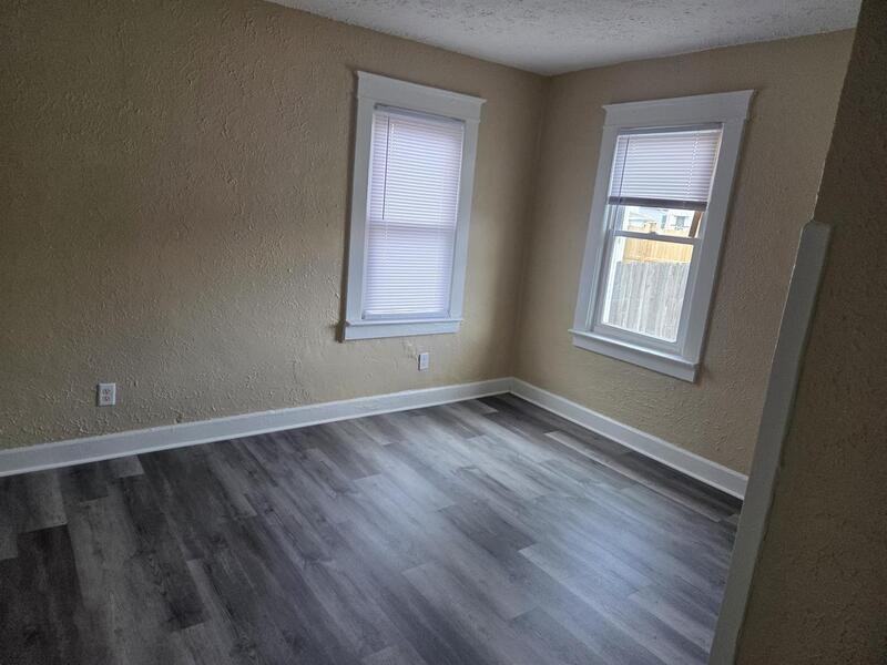 245 S Randolph St - Photo 5 of 9