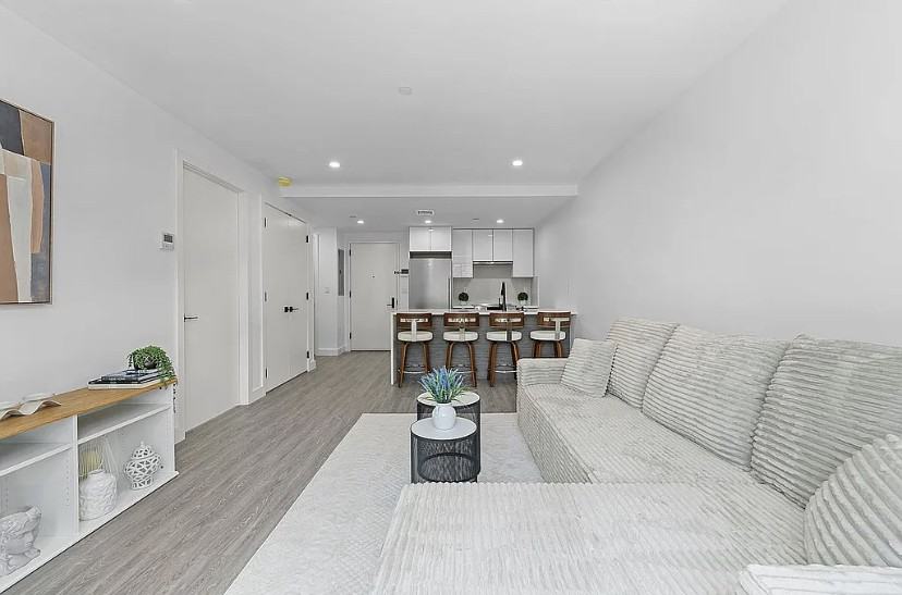 4640 Vernon Blvd #2A - Photo 2 of 10