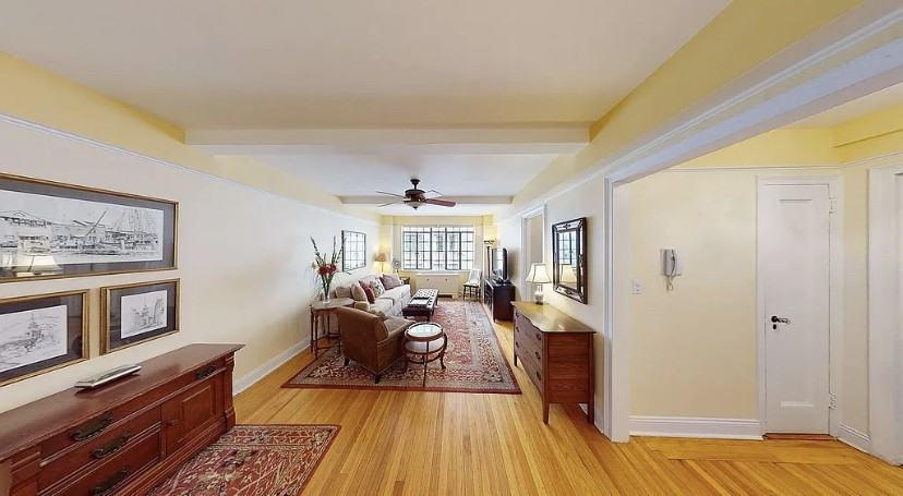 325 E 41st St #804 - Photo 2 of 11