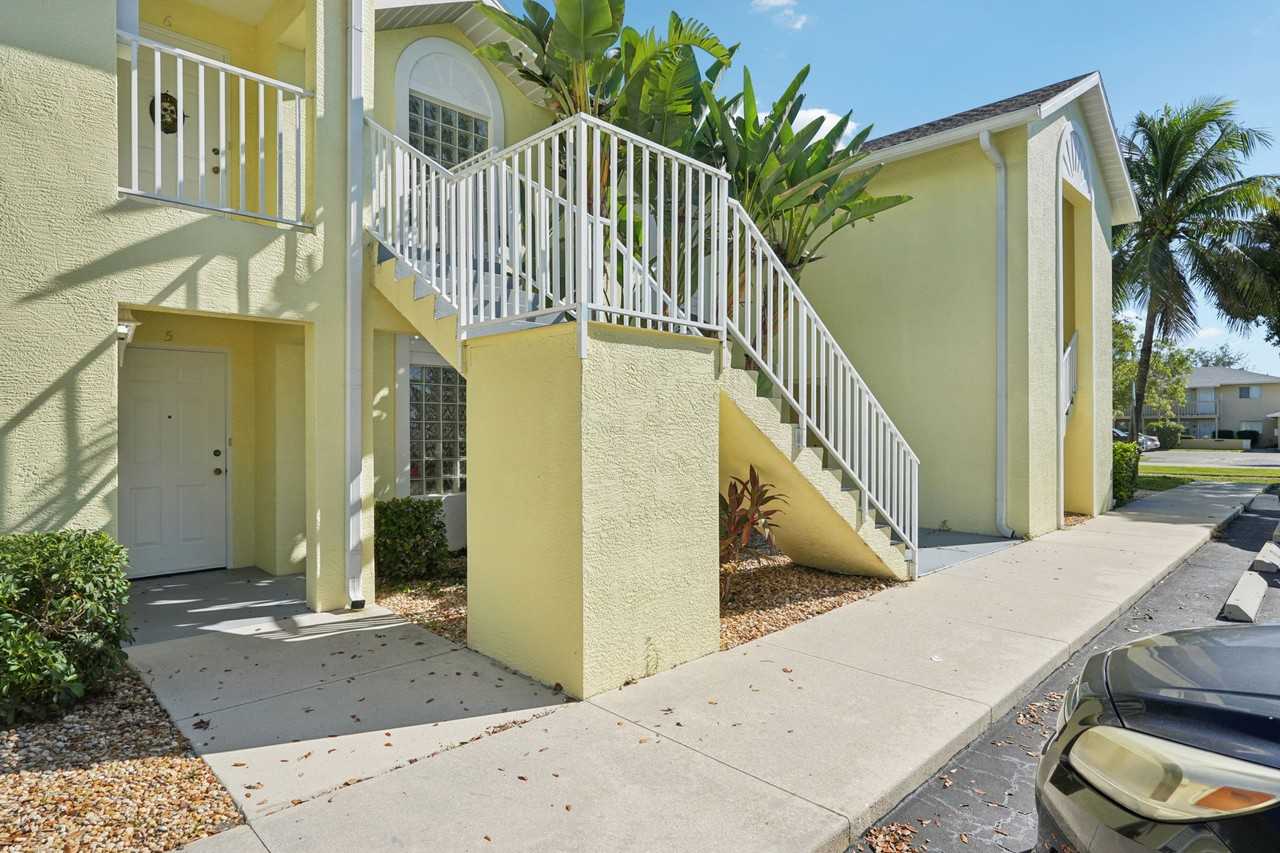 4616 Sw 8Th Pl - Photo 3 of 29