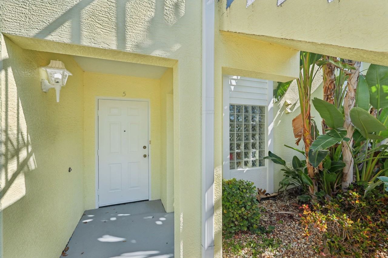 4616 Sw 8Th Pl - Photo 4 of 29