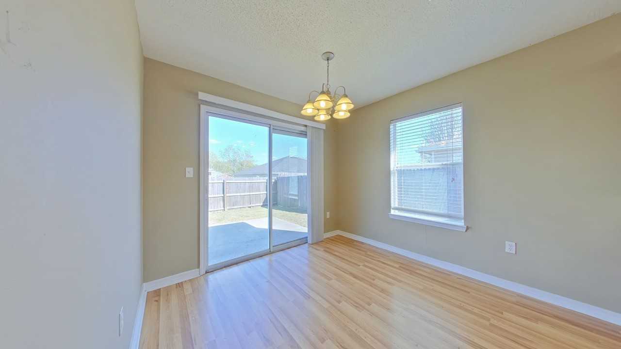 295 Limestone Cir - Photo 5 of 14