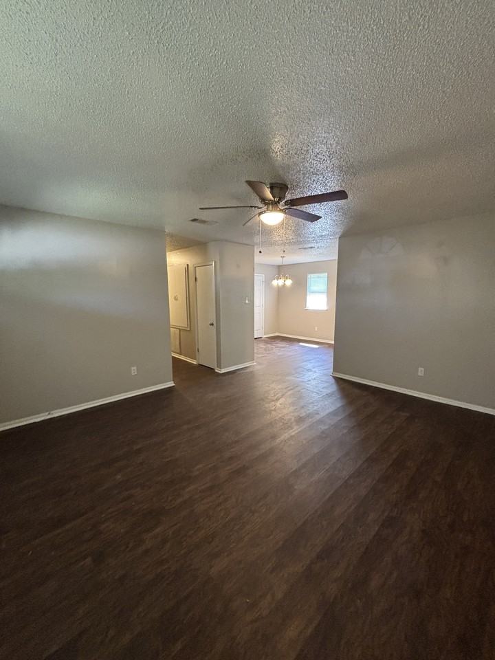 27 Chalet St - Photo 5 of 15