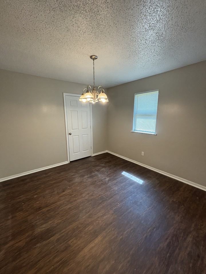 27 Chalet St - Photo 7 of 15