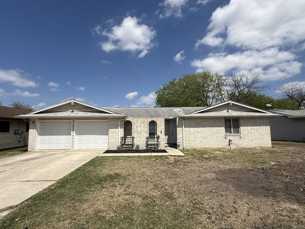 5015 David Scott Dr - Photo 2 of 17