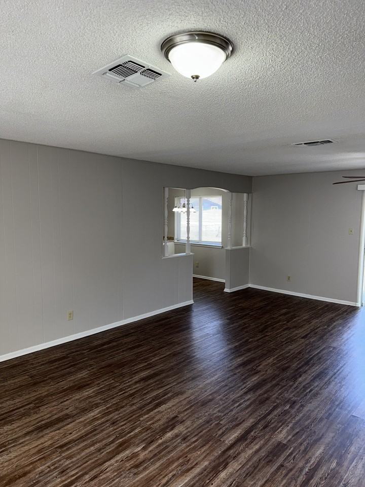 5015 David Scott Dr - Photo 4 of 17