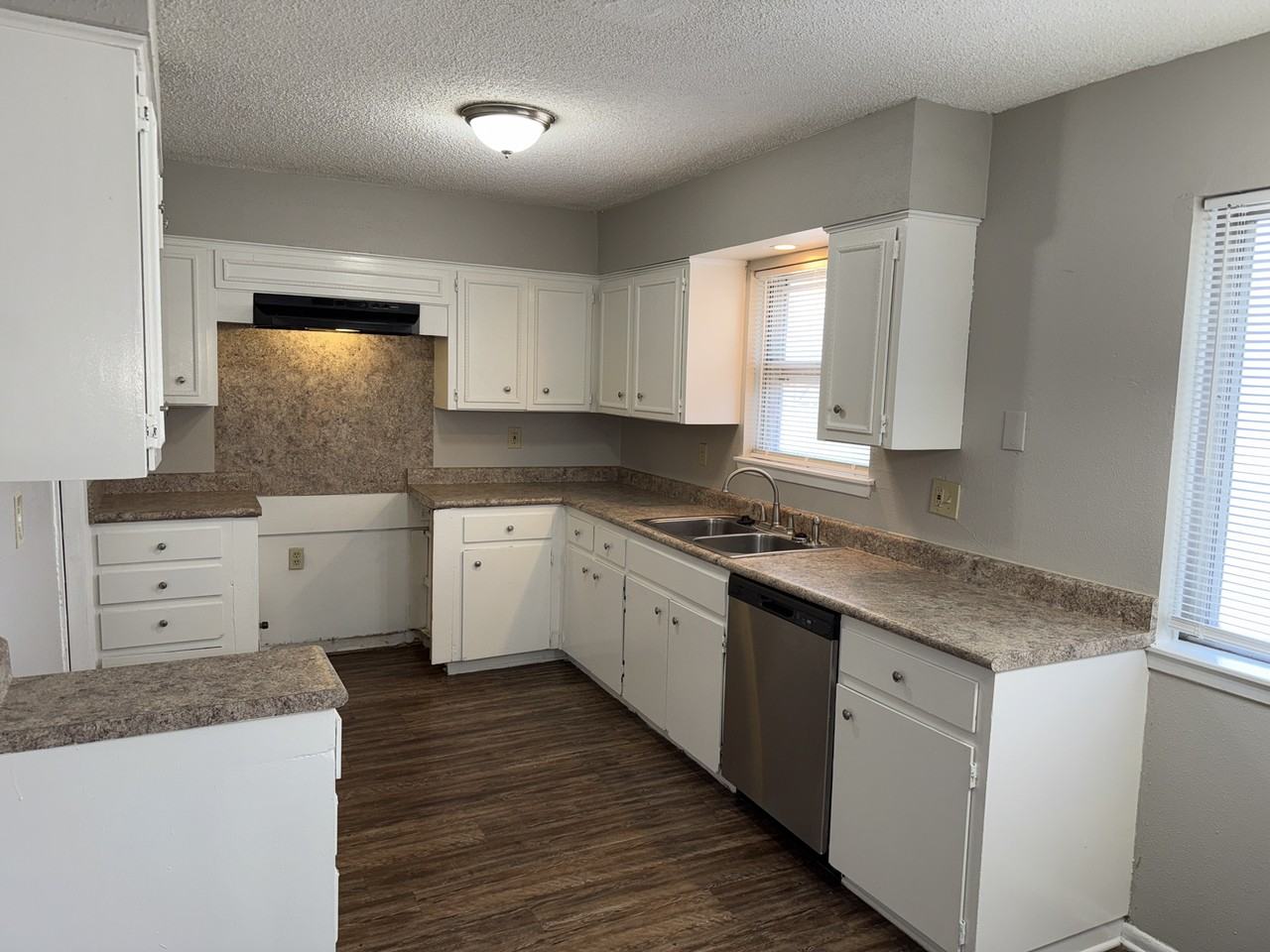 5015 David Scott Dr - Photo 6 of 17