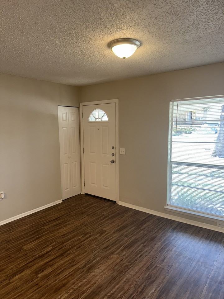 6011 Little Brandywine Crk - Photo 2 of 16