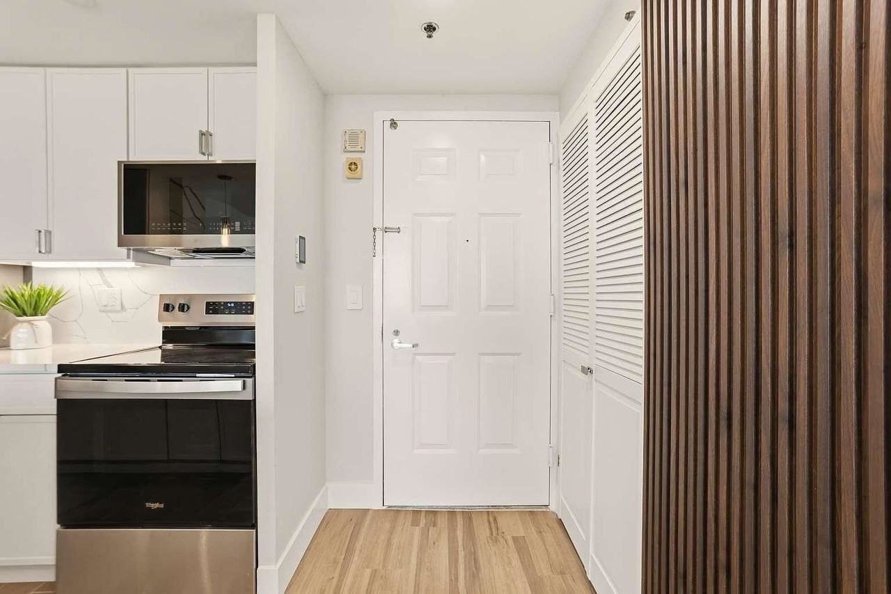 1 2nd St #2508 - Photo 3 of 26