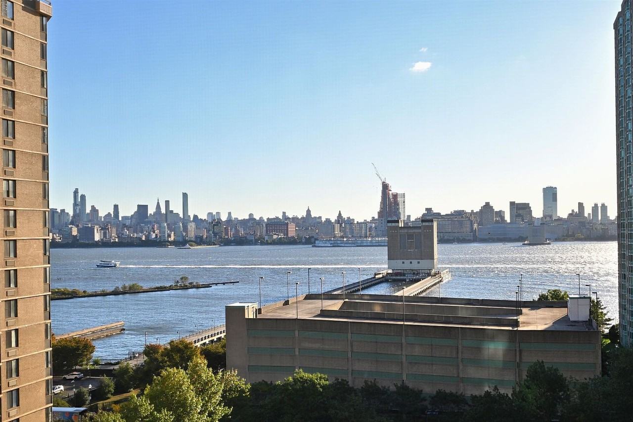 45 River Dr S #1215 - Photo 7 of 32