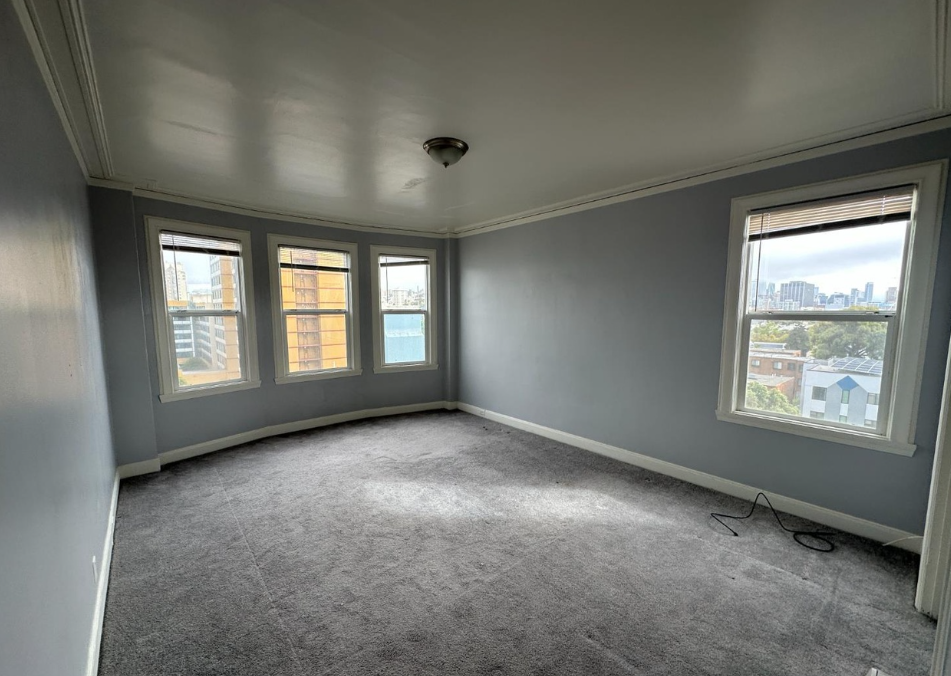 924 Fulton St - Photo 2 of 4