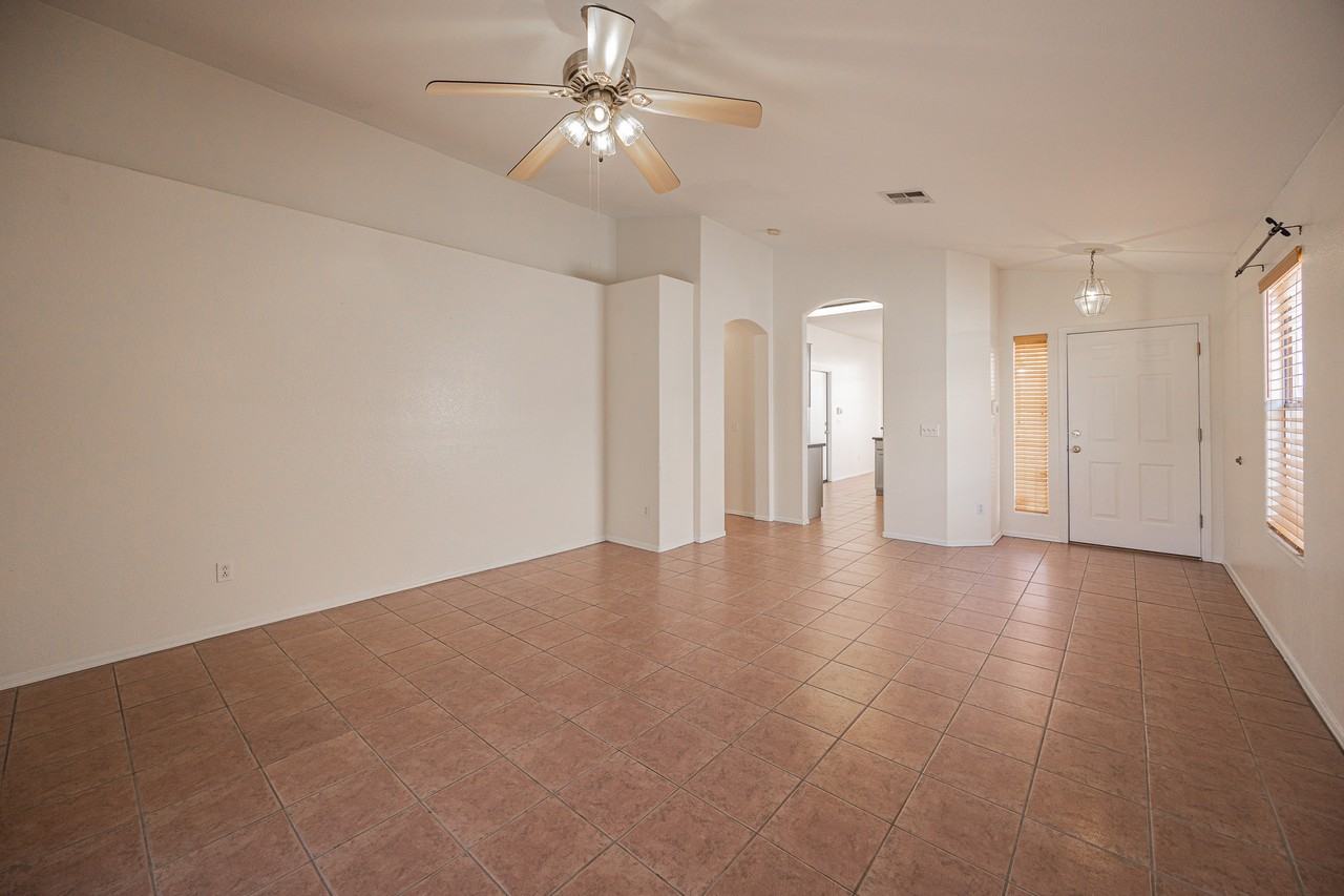 601 S Silverbrush Dr - Photo 5 of 24