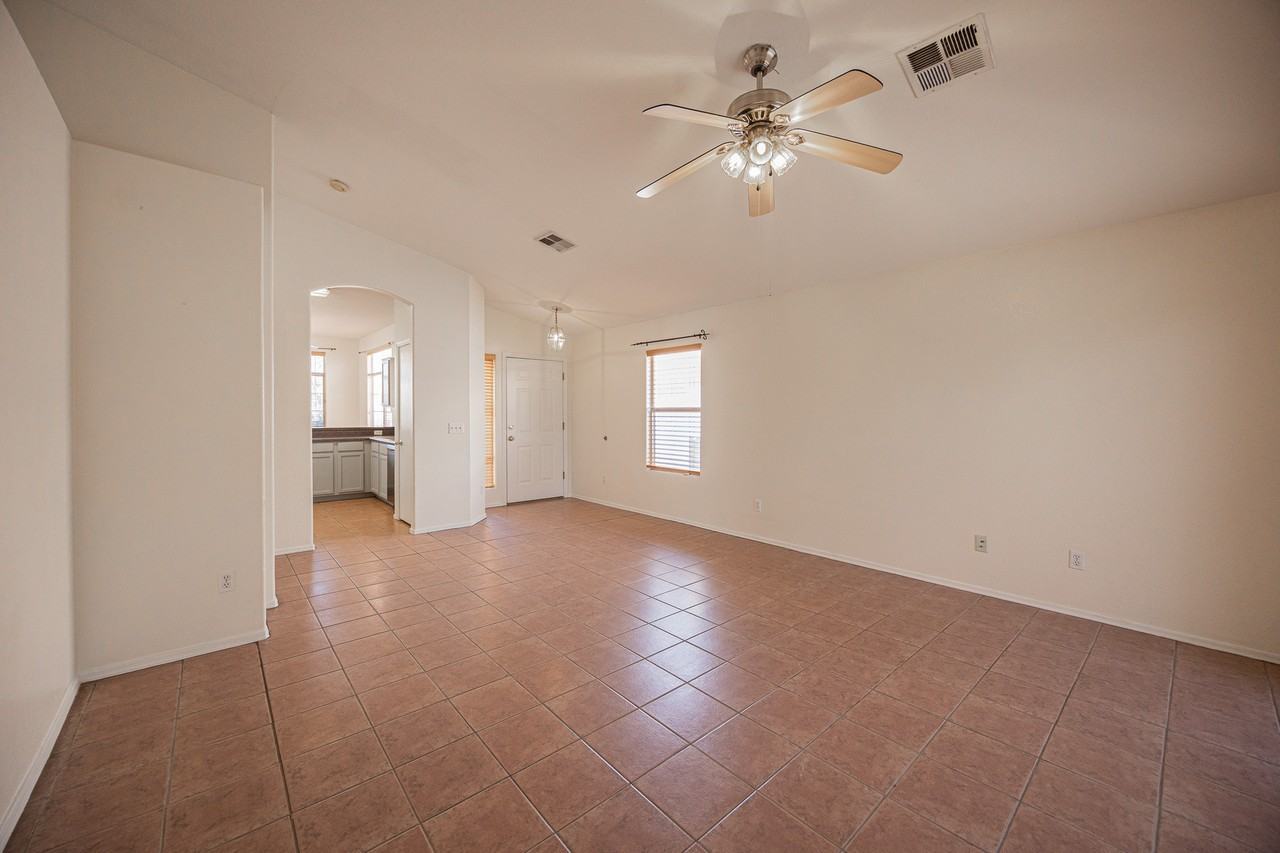 601 S Silverbrush Dr - Photo 6 of 24