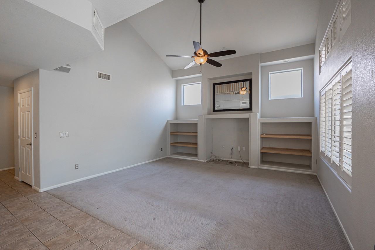 873 W Tremaine Ave - Photo 4 of 35