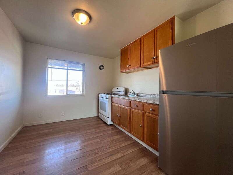 3720 Astoria St #7 - Photo 4 of 10