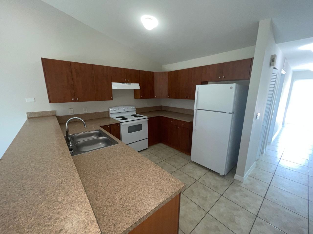 1521 Hightower Ave S - Photo 2 of 12