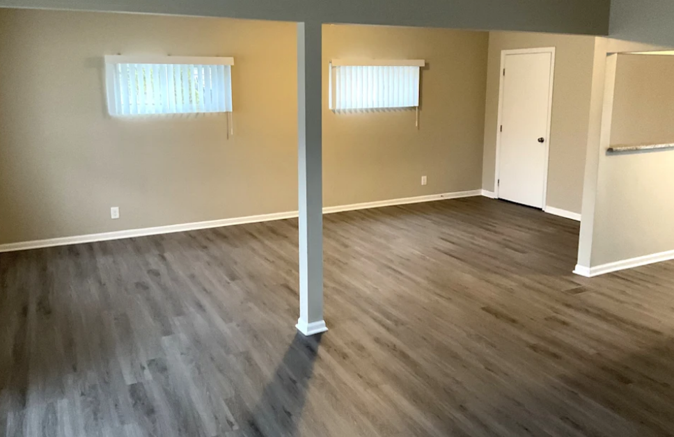 135 Princeton St - Photo 3 of 8