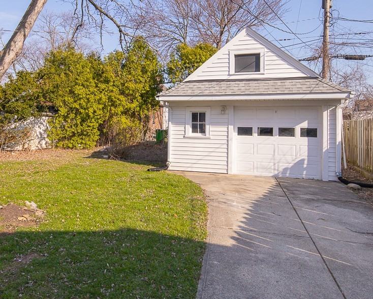 21251 S Lake Shore Blvd - Photo 2 of 25