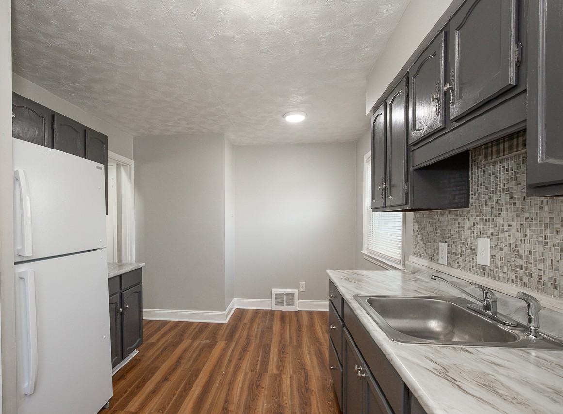 21251 S Lake Shore Blvd - Photo 4 of 25