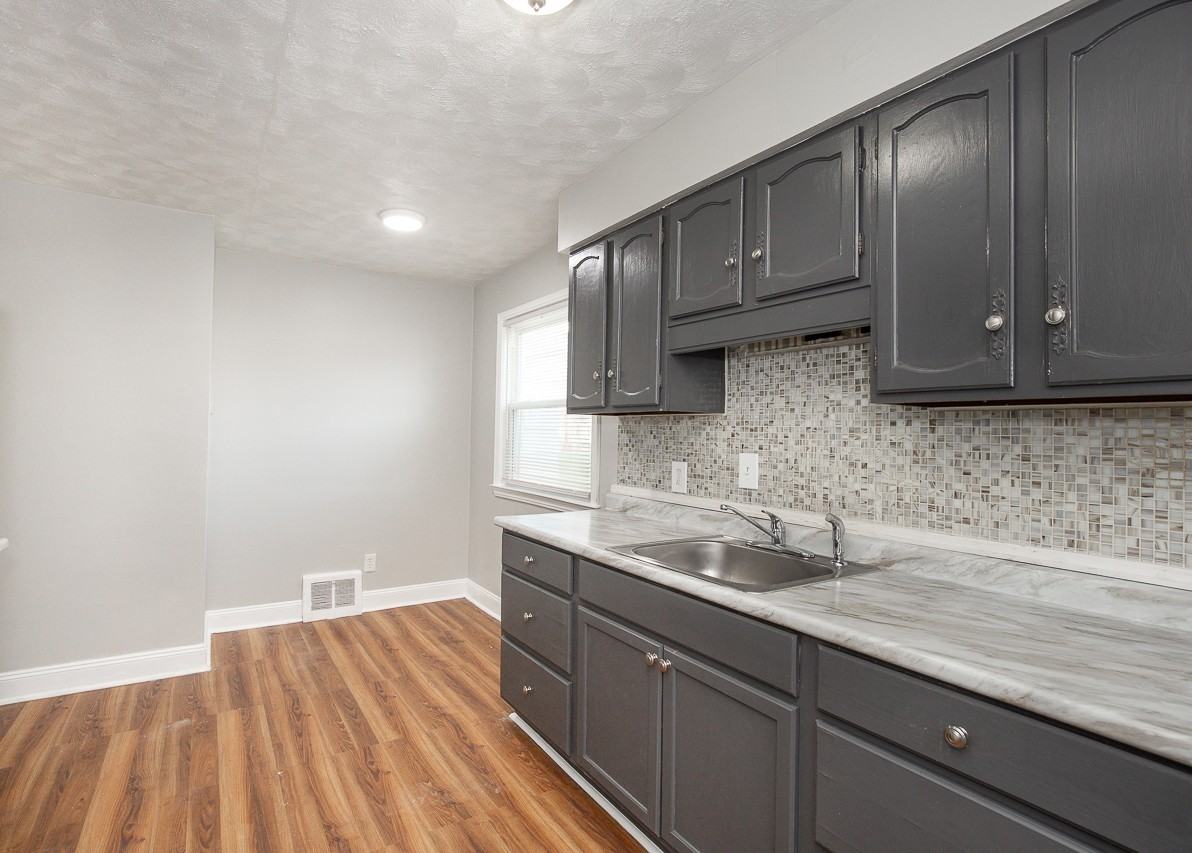 21251 S Lake Shore Blvd - Photo 6 of 25