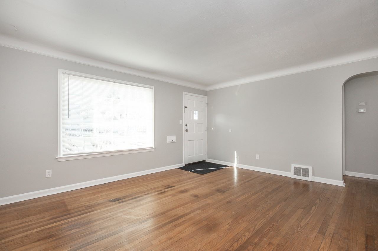 21251 S Lake Shore Blvd - Photo 7 of 25