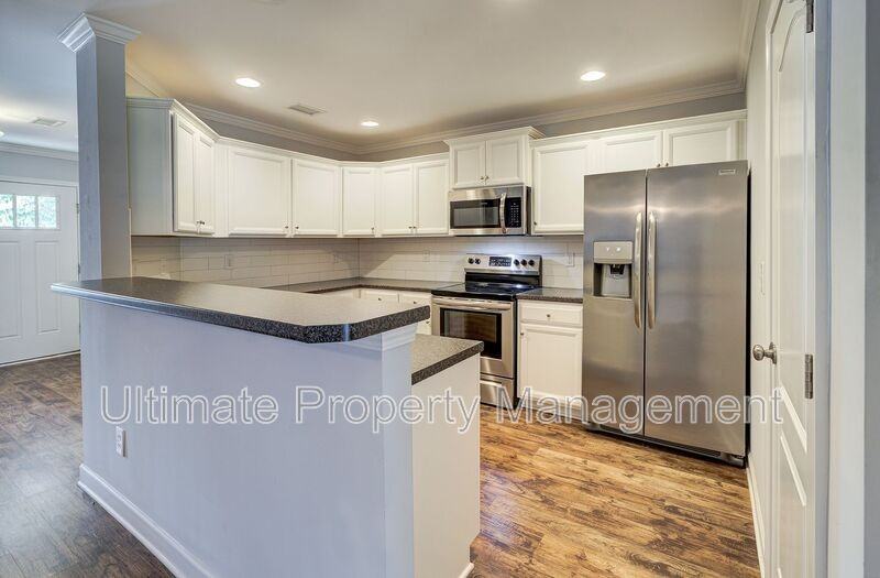 1071 Bridgeport Way - Photo 4 of 25