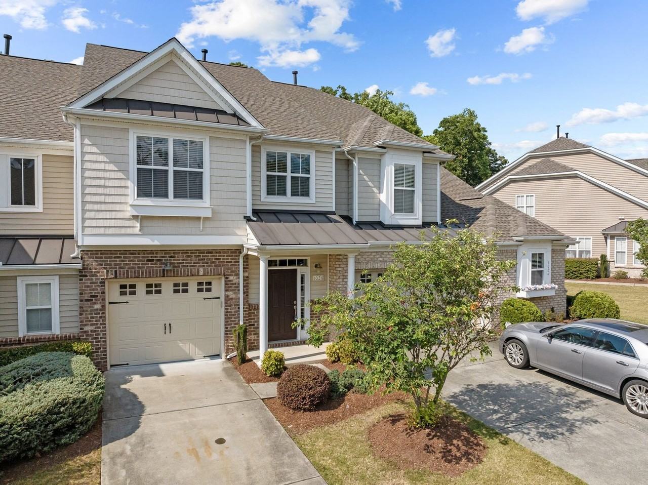 1026 Kingston Grove Dr - Photo 2 of 38