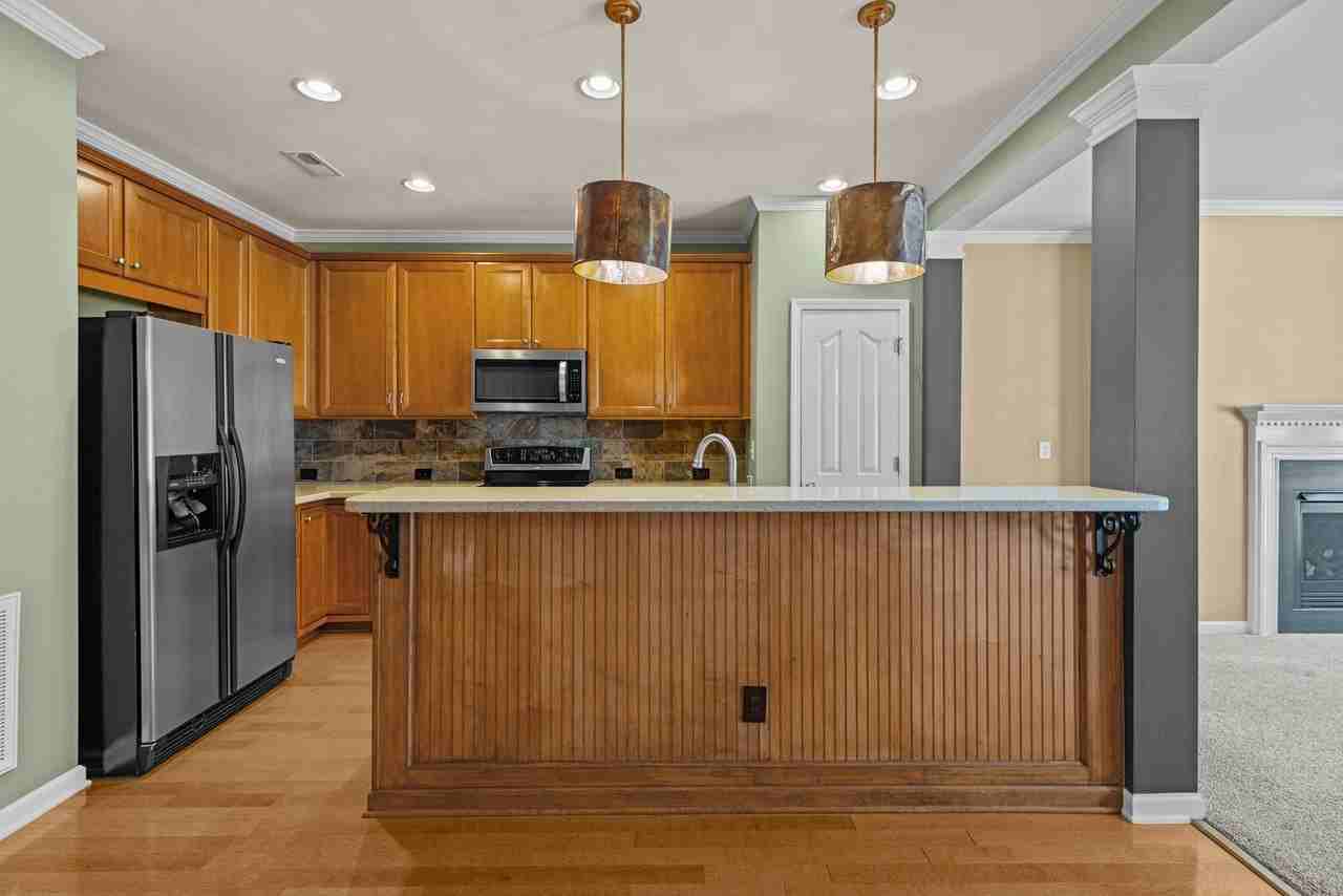 1026 Kingston Grove Dr - Photo 7 of 38