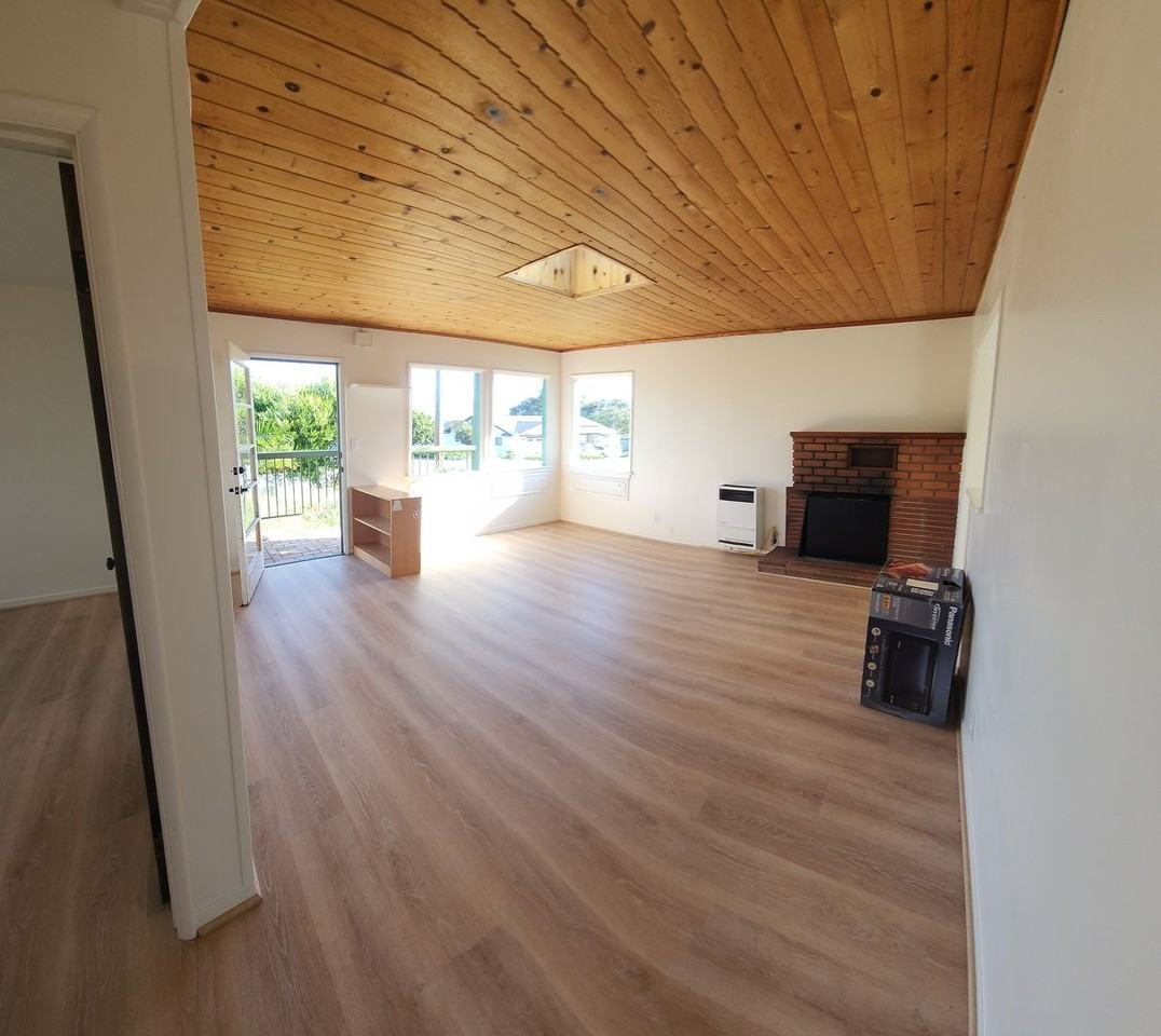 597 Lilac Dr - Photo 4 of 16