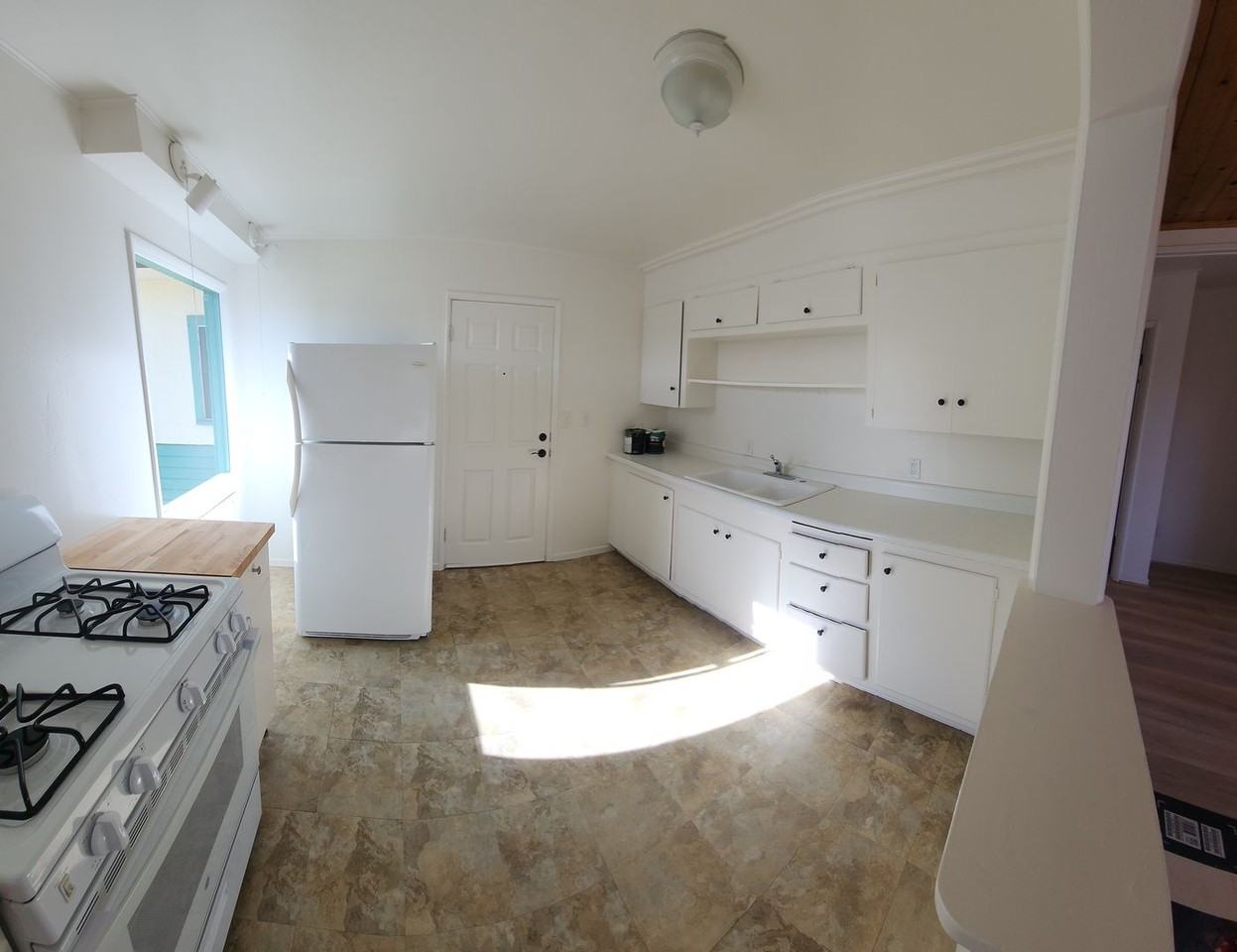 597 Lilac Dr - Photo 6 of 16