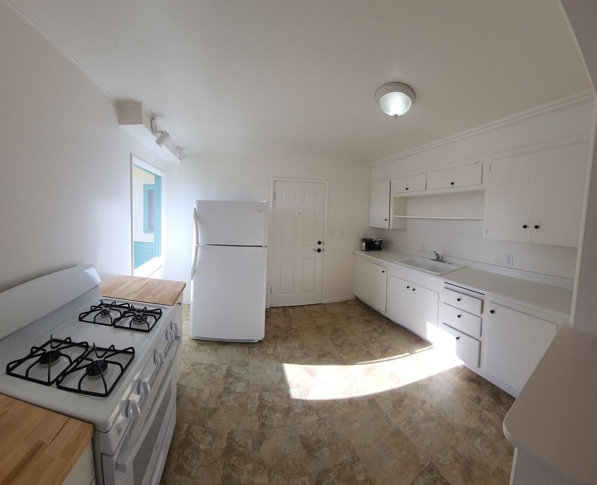 597 Lilac Dr - Photo 7 of 16