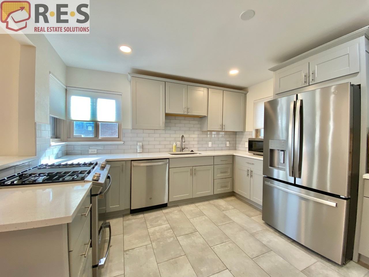 3015 Pontiac St - Photo 2 of 14