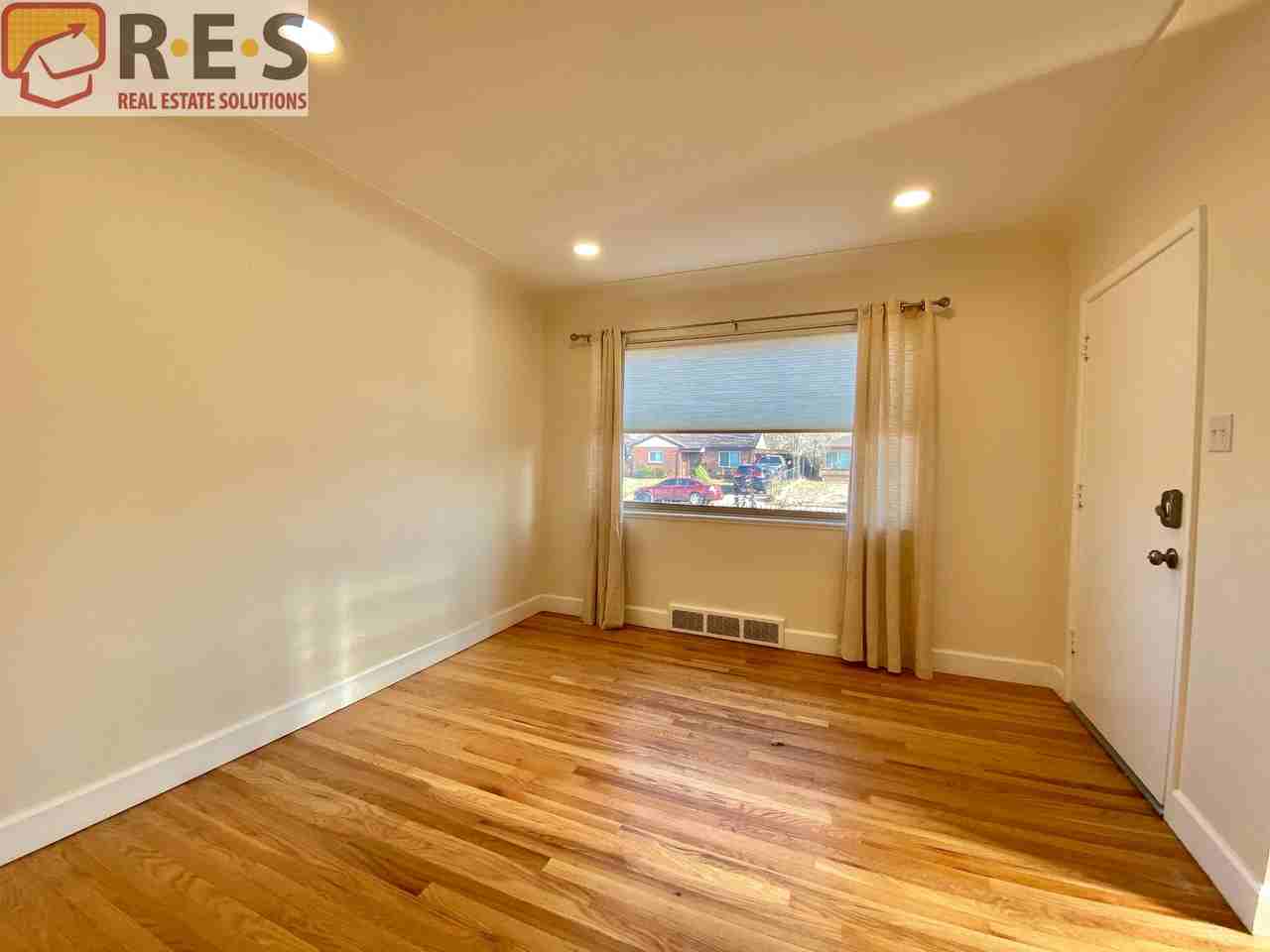 3015 Pontiac St - Photo 3 of 14