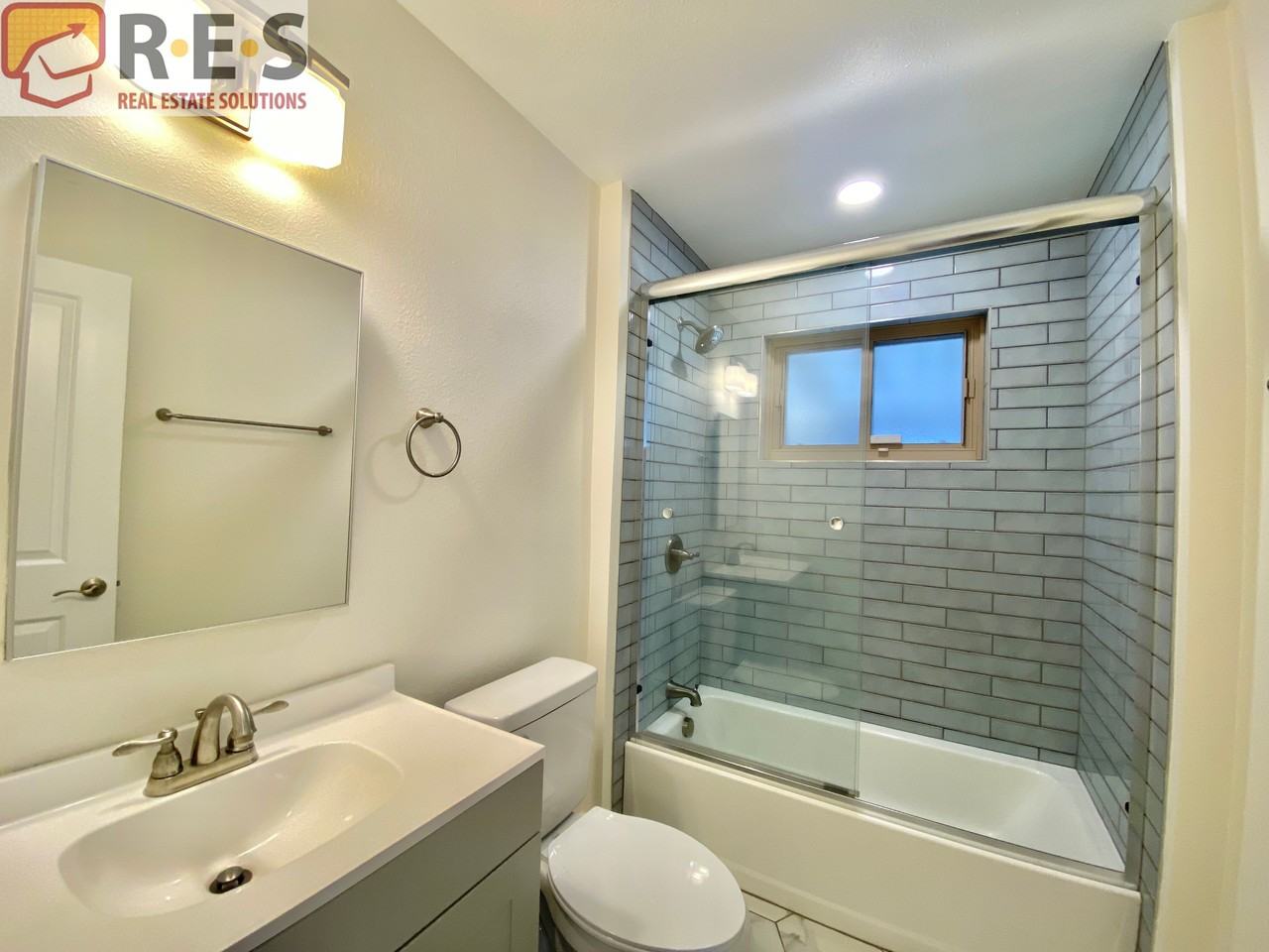 3015 Pontiac St - Photo 6 of 14