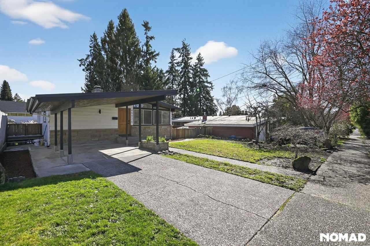 6552 38th Ave Ne - Photo 2 of 31