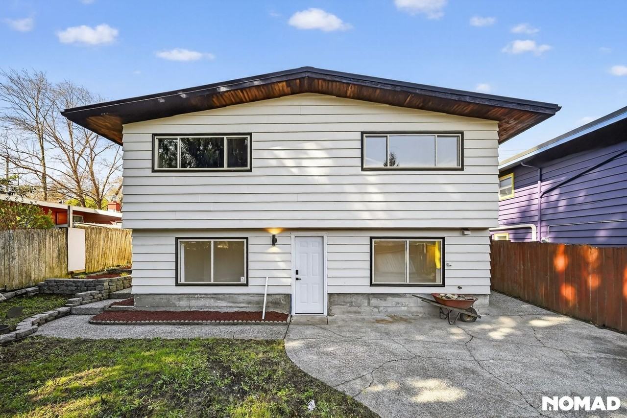 6552 38th Ave Ne - Photo 5 of 31