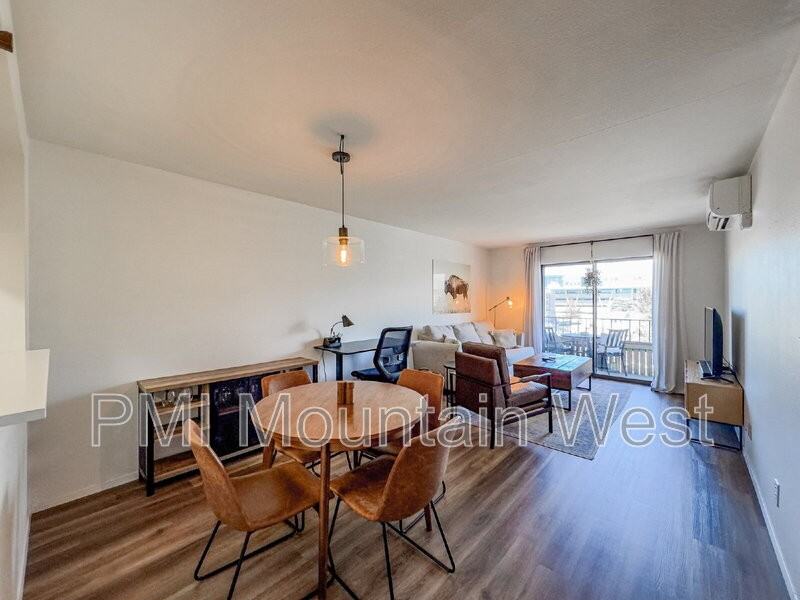 339 E St #1405 - Photo 2 of 20
