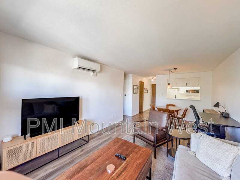 339 E St #1405 - Photo 4 of 20