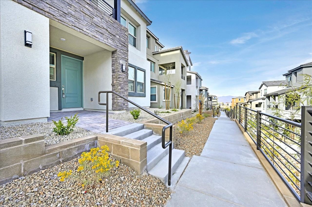 1520 Little Penguin St - Photo 2 of 34